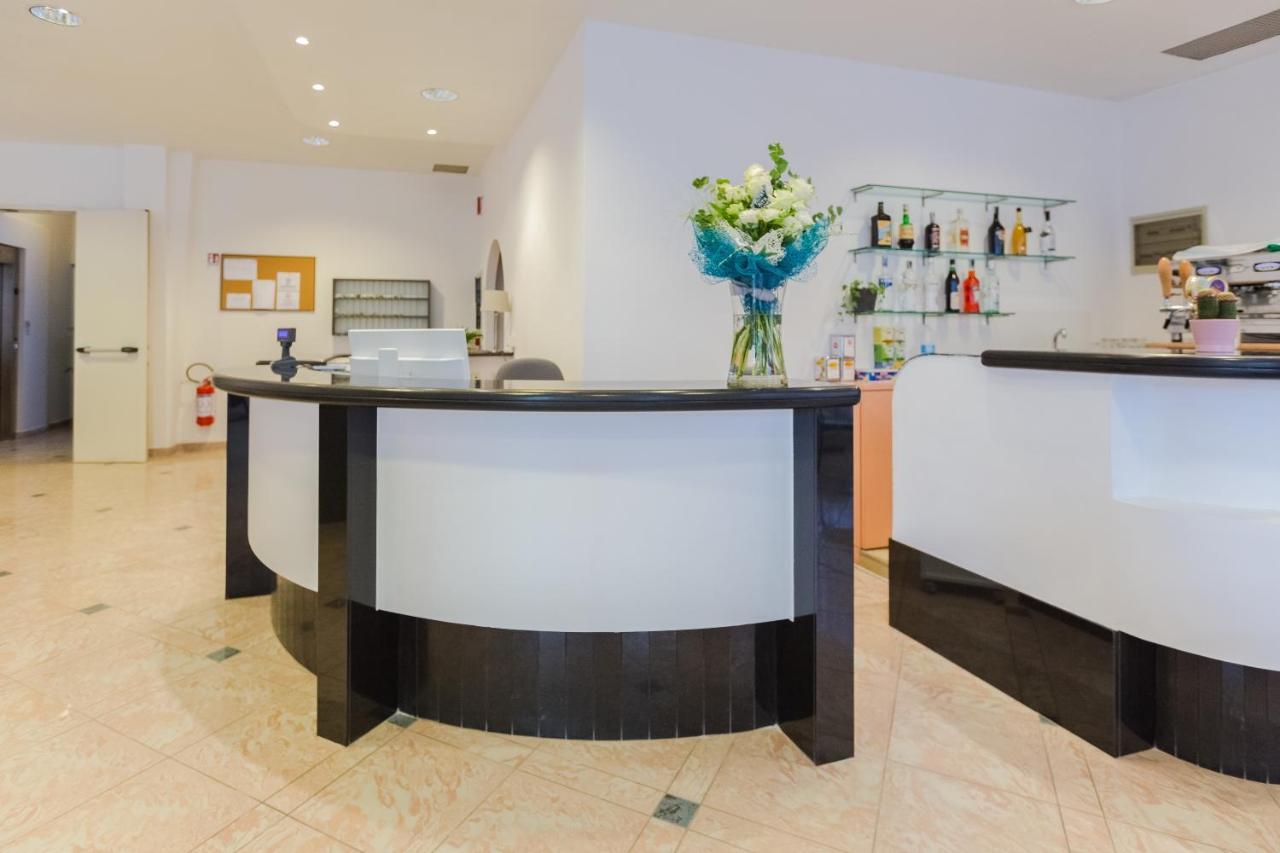 Hotel Altamarea 미사노아드리아티코 외부 사진
